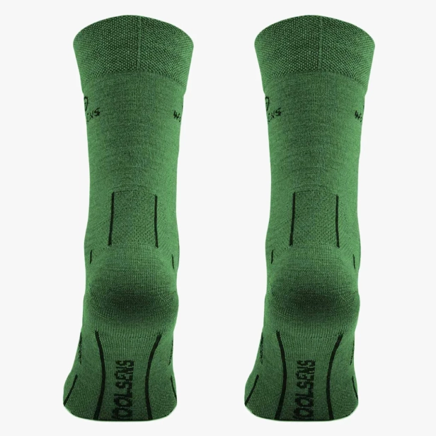Skarpety-trekkingowe-z-welny-merino-WLS620-2.webp