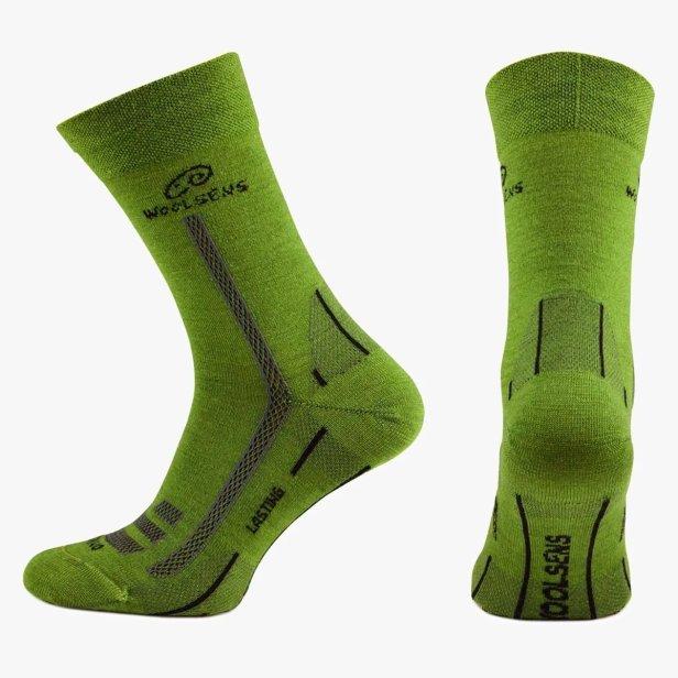 Skarpety-trekkingowe-z-welny-merino-WLS699-2.webp